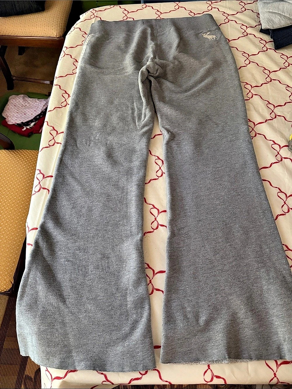 Abercrombie & Fitch Wide Leg Track fleece Pants Gray & White Size Large